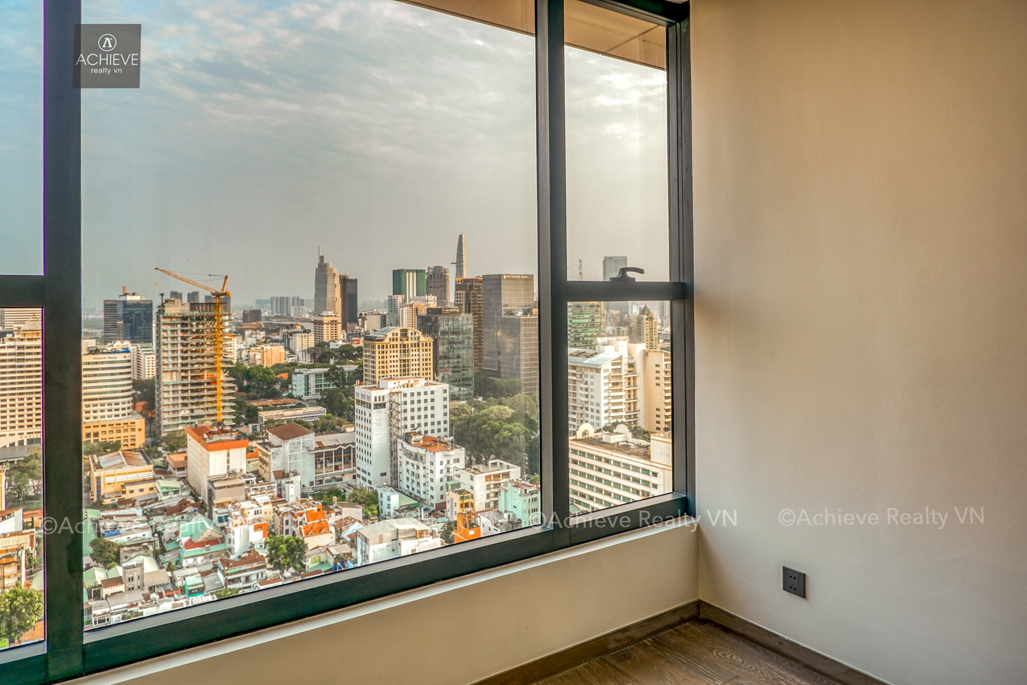 Cho thuê hoặc bán căn hộ 3 phòng ngủ The Marq Quận 1 Hong Kong Land 