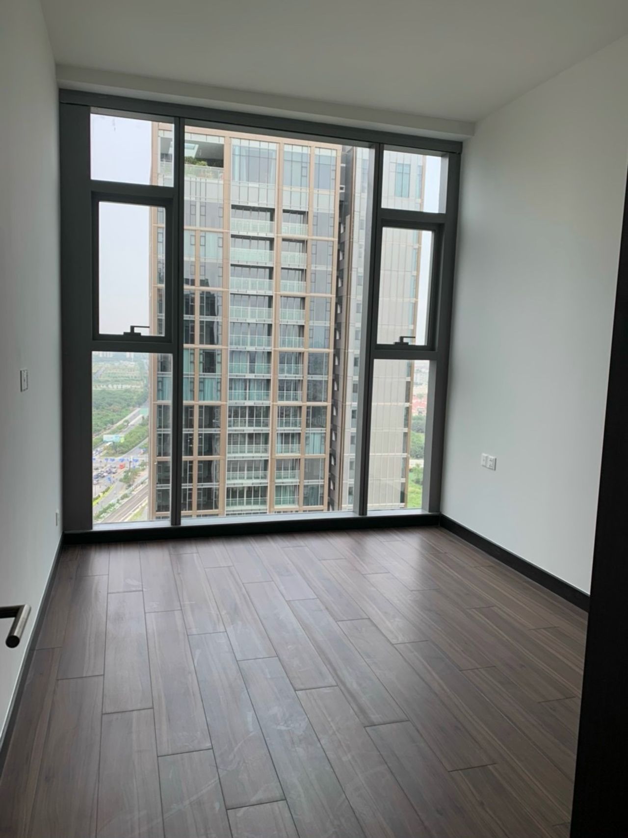 Cho thuê căn hộ 2 phòng ngủ Tilia Residence | Empire City | 98m2 | Nội thất cơ bản