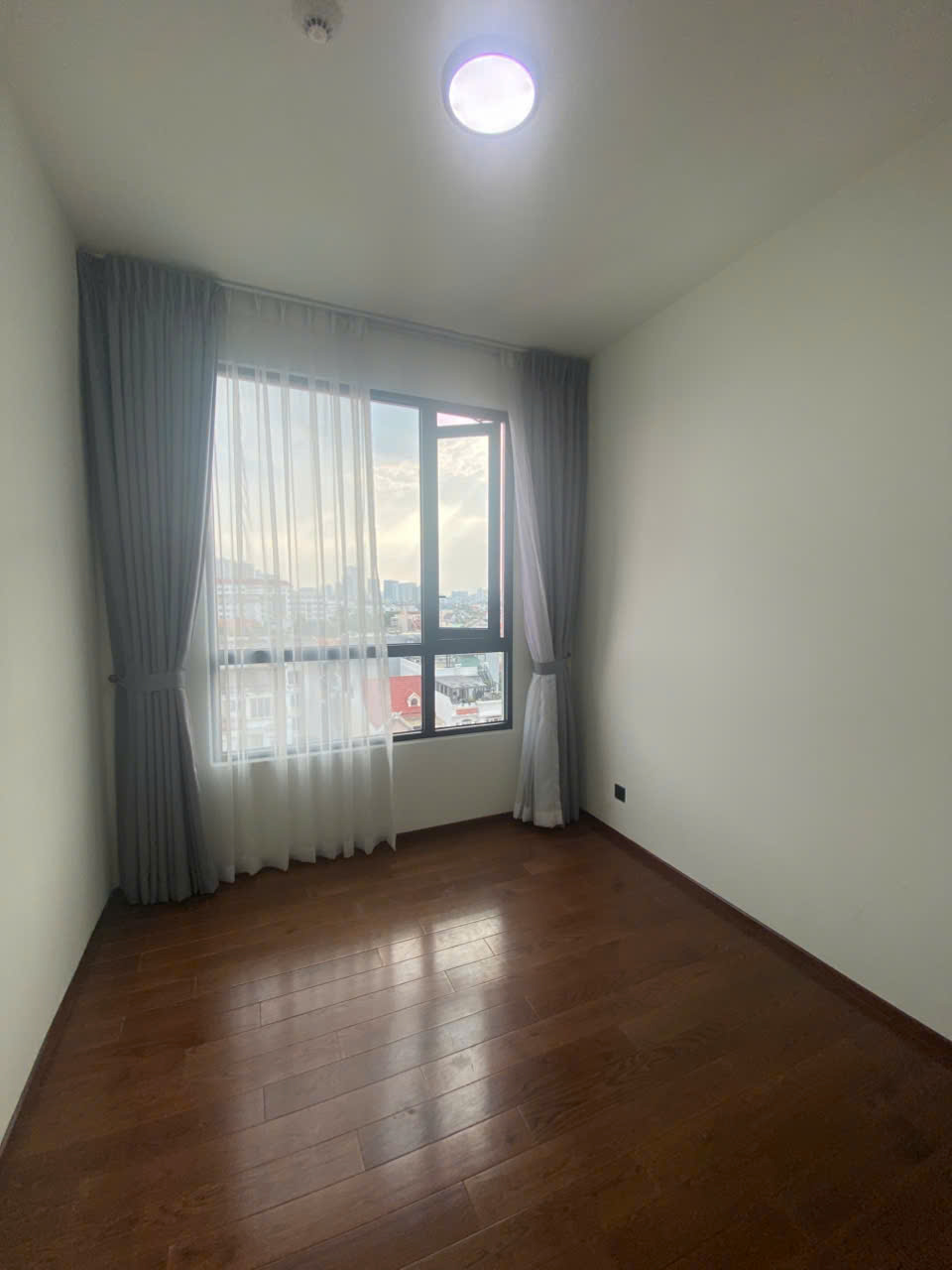 2-Bedroom Apartment for Sale at d'Edge Thao Dien (93m²) — Tenant in Place Until September
