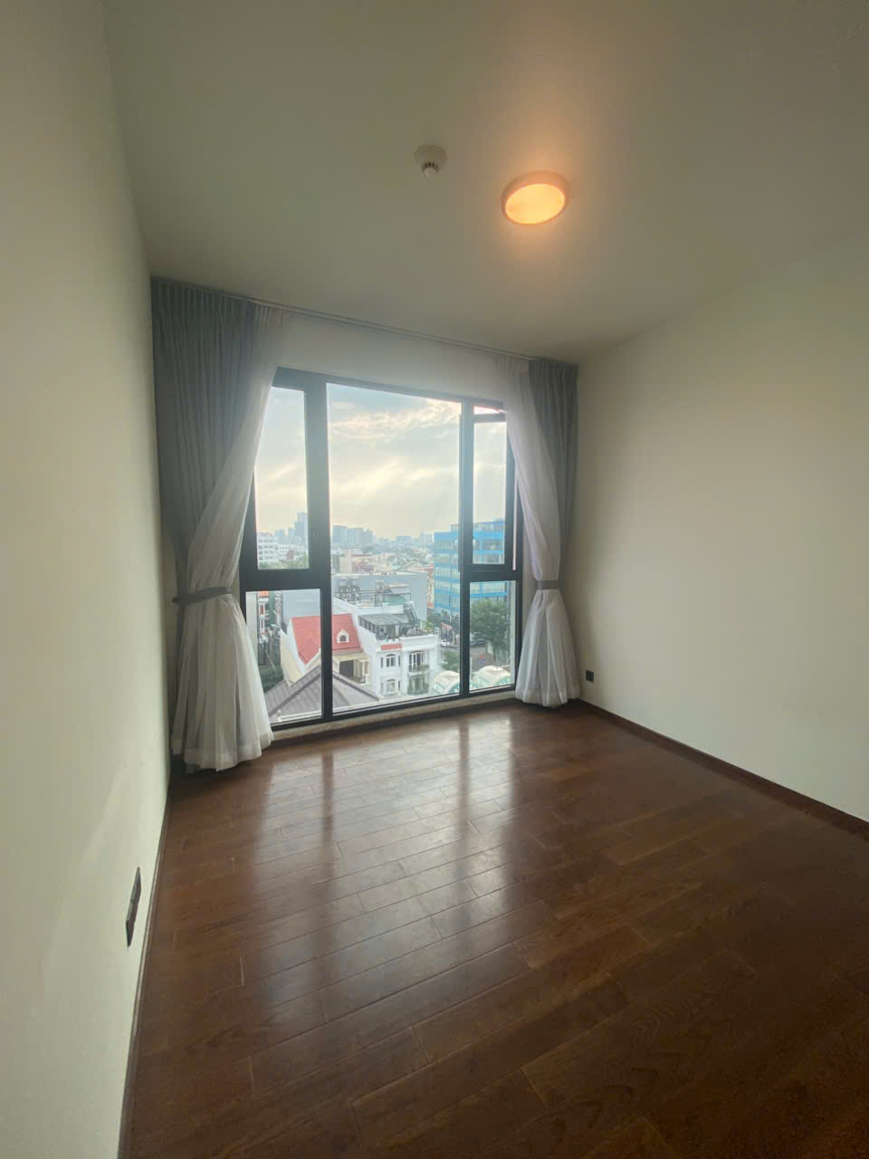 2-Bedroom Apartment for Sale at d'Edge Thao Dien (93m²) — Tenant in Place Until September