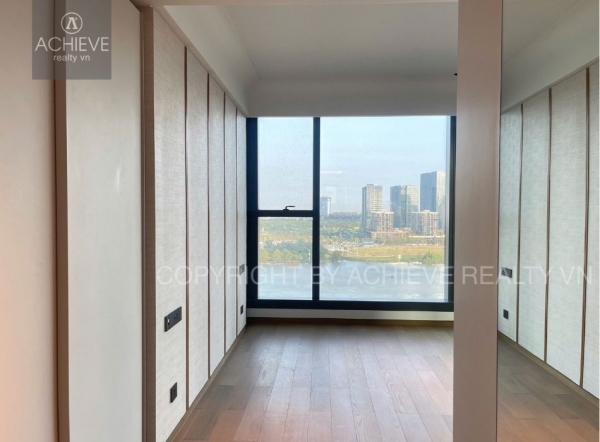 For Rent: 3 Bedroom Apartment Grand Marina Saigon | SEA Tower | Basic Furniture | Q648243