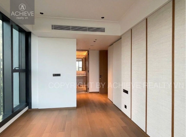 For Rent: 3 Bedroom Apartment Grand Marina Saigon | SEA Tower | Basic Furniture | Q648243